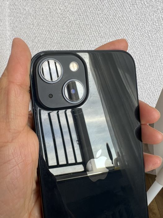 Продам Iphone 13