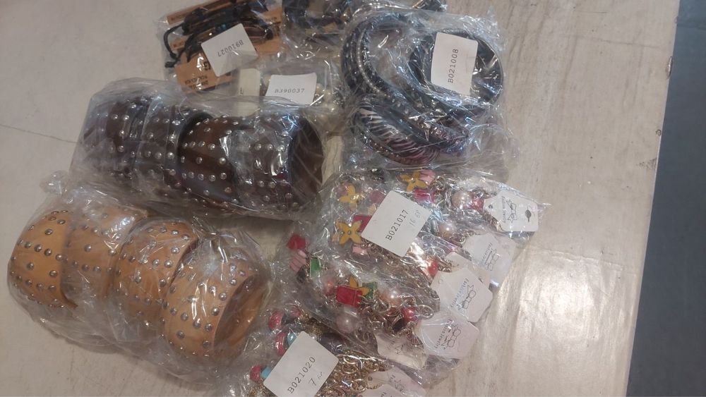 Бижута На Едро Лот 521 Бр – Всичко Заедно 0.50 EUR/Бр