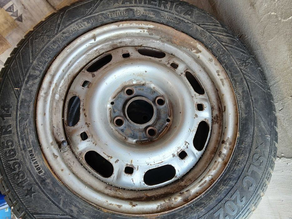 Продавам зимни гуми.