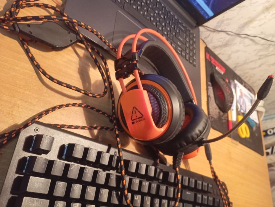 Механическая клавиатура и наушники canyon