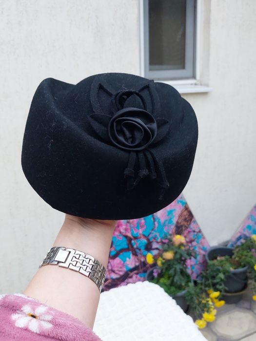 Продам шляпки отличное состояние, новые