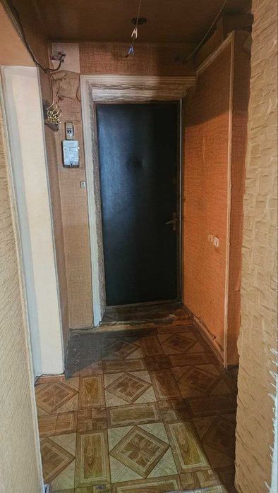 Метро. Хамза. 1 комнат. 1 этаж. Чиланзар-5 Кв. Кирпичный Дом.