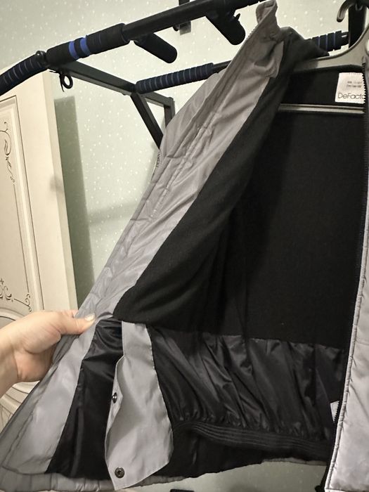 Продам куртку , можно и девочкам и мальчикам