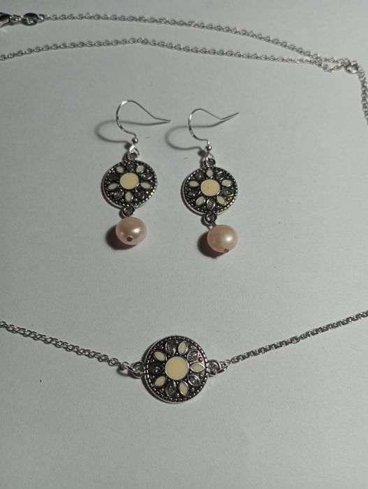 Set cercei și colier argint 926 cu perle naturale