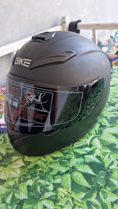 Sport bike shlemi