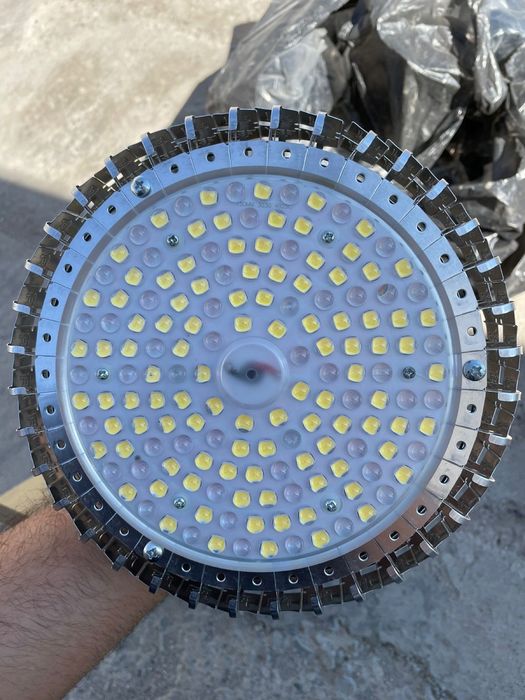 Прожектор лампа продам новый