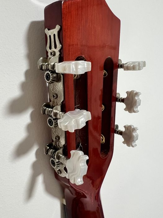 Гитара акустическая