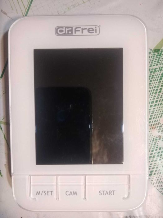 Продавам  автоматичен електронен апарат за кръвно