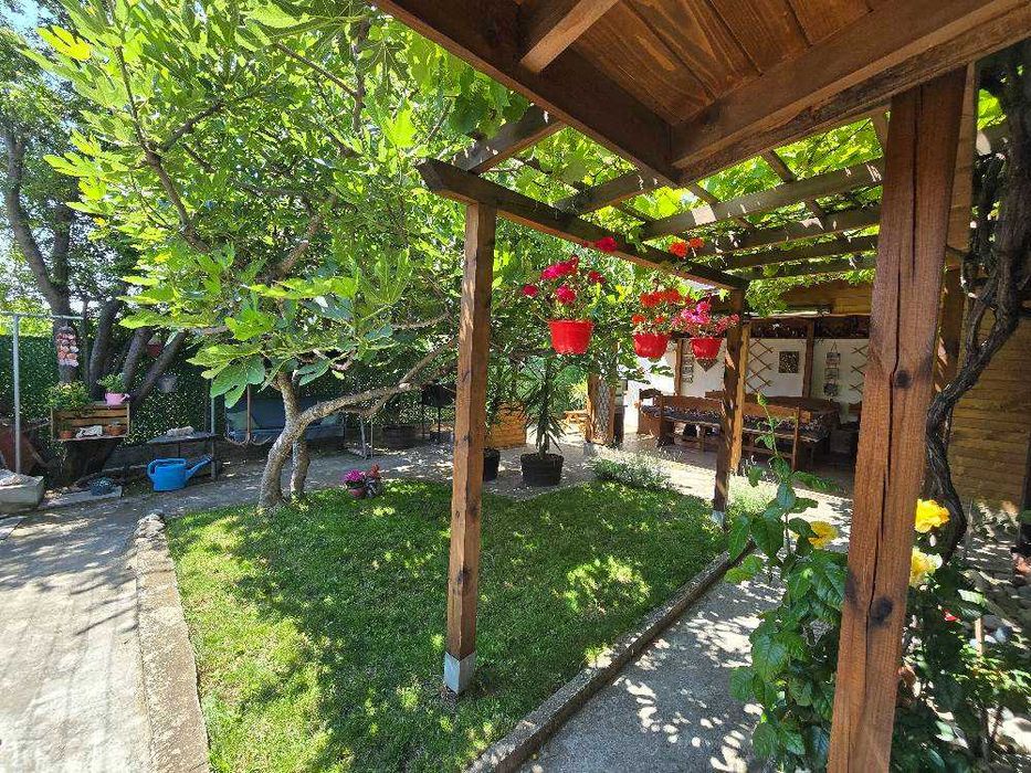 Къща под наем Дикови