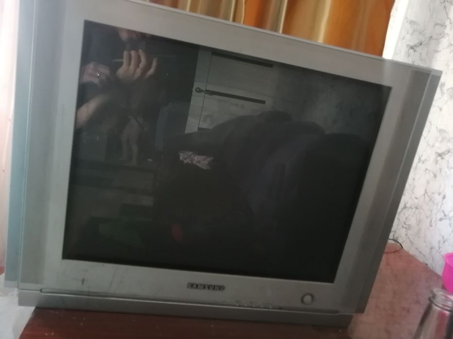 Телевизор самсунг работает дёшево