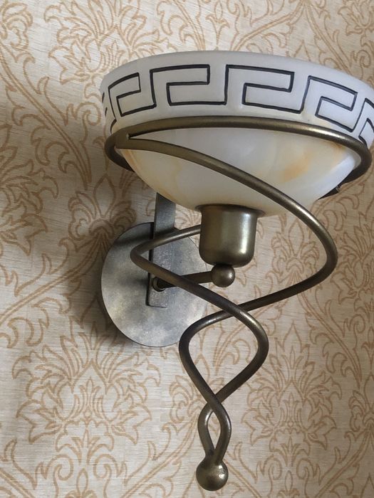 Комплект люстра и бра