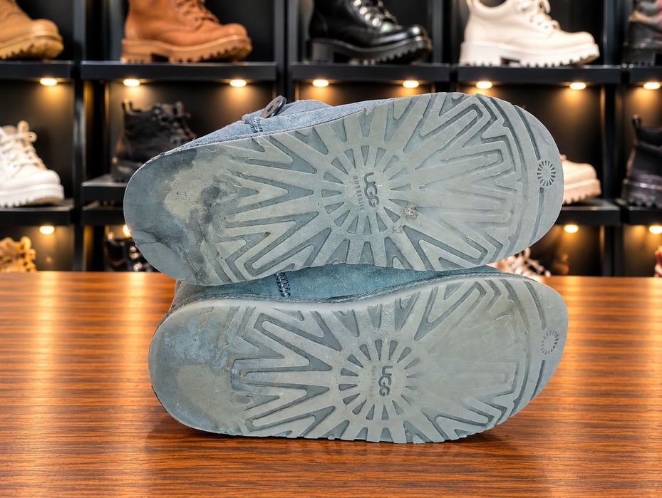 UGG кожени ботуши N 39