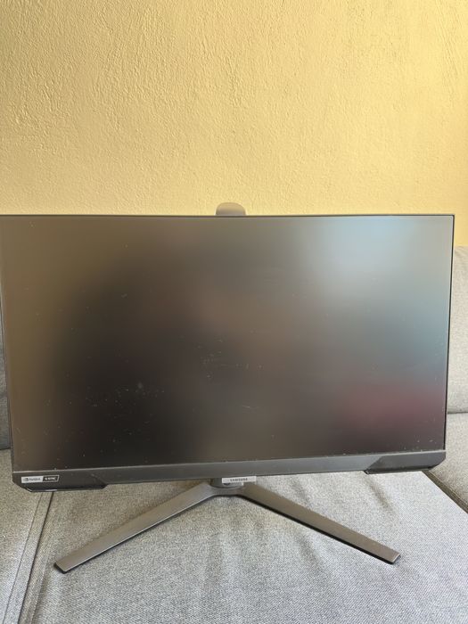 Samsung Odyssey G4 240hz геймърски монитор