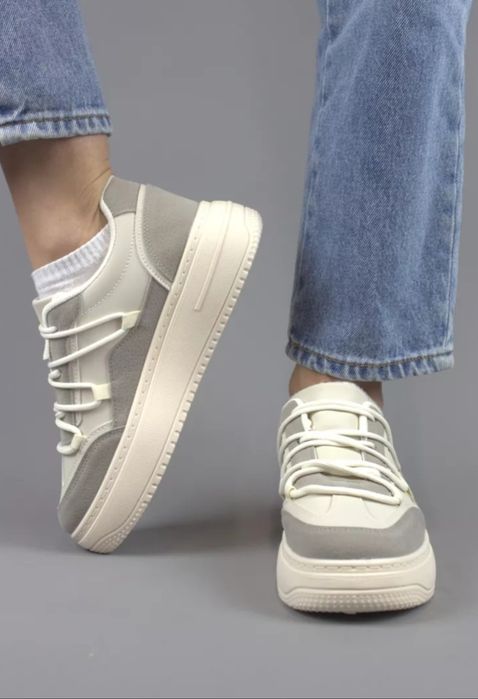 Кроссовки женские 37.5