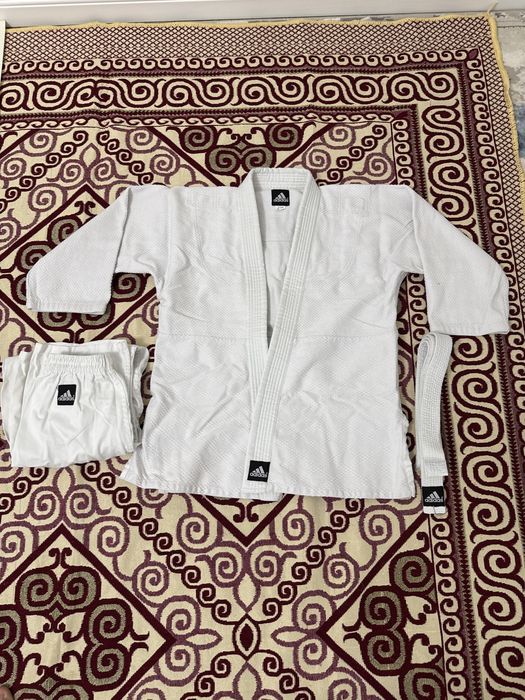Кимано adidas для дзюдо