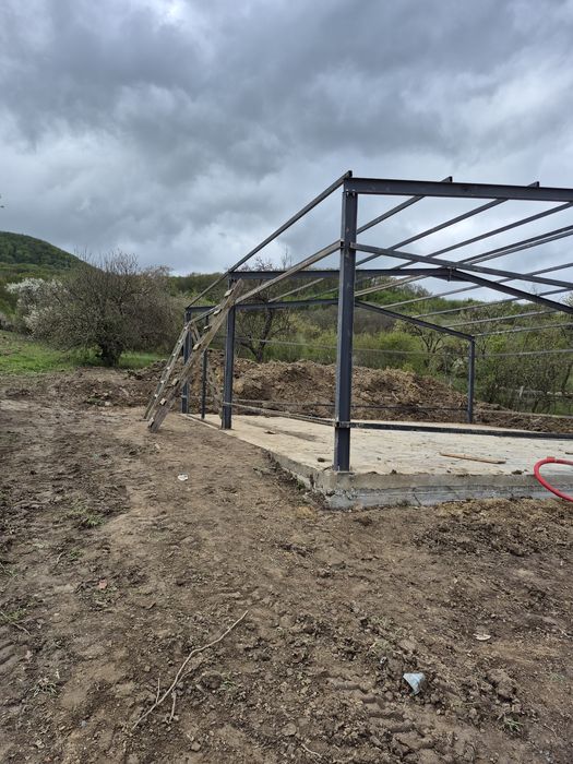 Vând hală metalica 10x7x3h