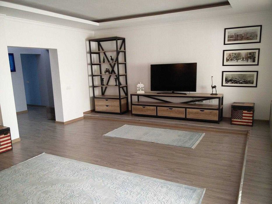 Банковский дом 4/7/9 182м2 квартира продается: Мирабад Госпитальный