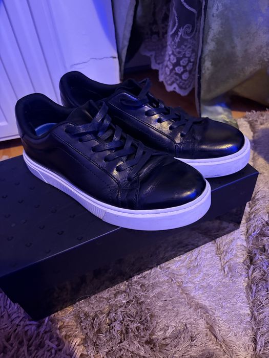 Papuci din piele cu talpa alba