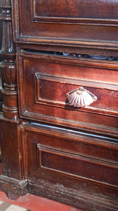 Антикварный комод