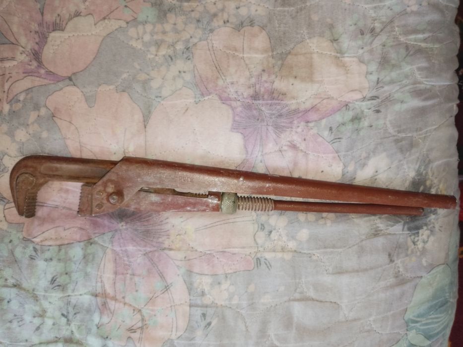 Газовые ключ и разные ключи