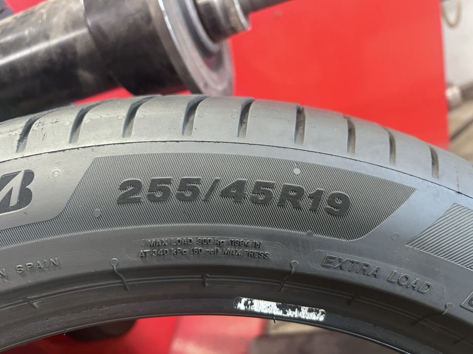 Летни гуми 255/45 R19 Bridgestone