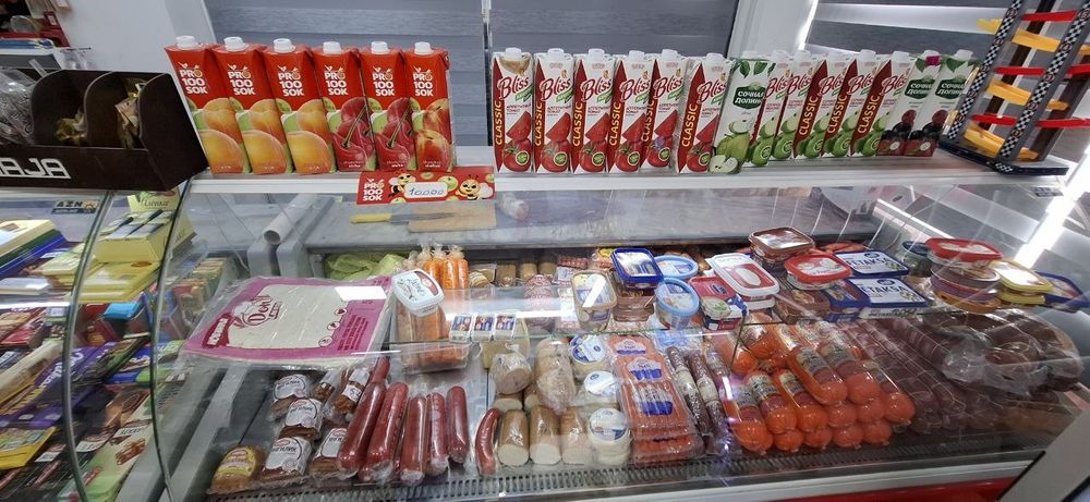 Продаётся  АЗН холодильник витрина