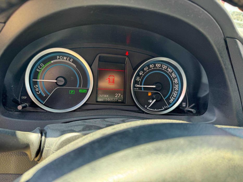 Тойота Аурис Хибрид