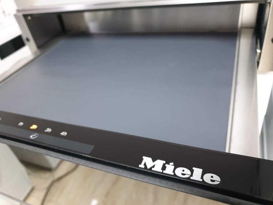 Miele Подгряващо Чекмедже без Дръжка за Вграждане в Кухня 14 cm