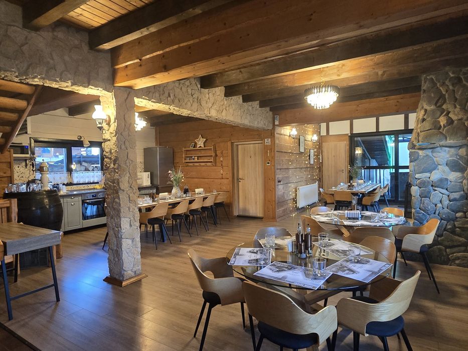 Cabana cu piscina încălzită si jacuzzi