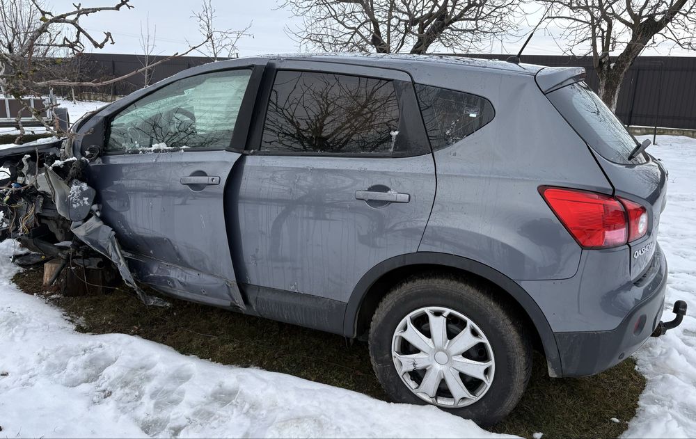 Vand / Dezmembrez Nissan Qashqai 2.0 diesel  4x4