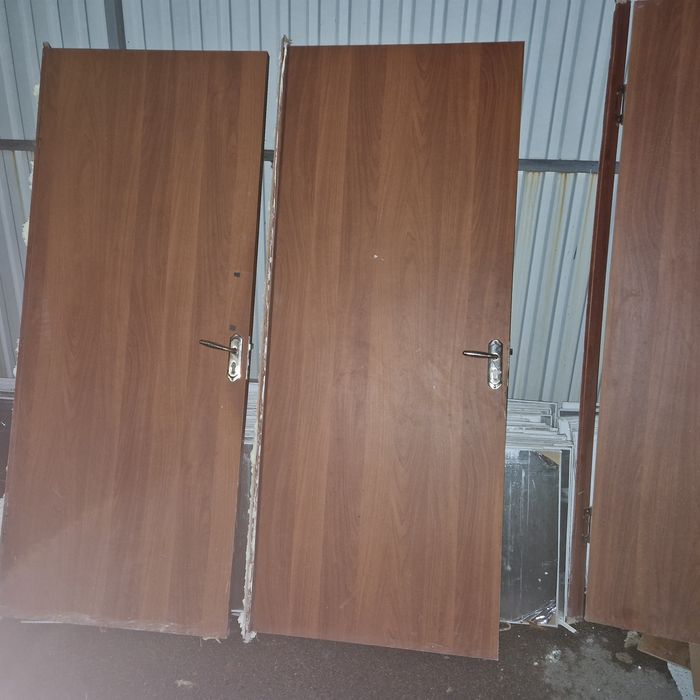 Межкомнатный дверь.