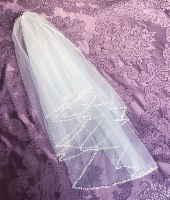 Булчинска рокля с камъни и перли