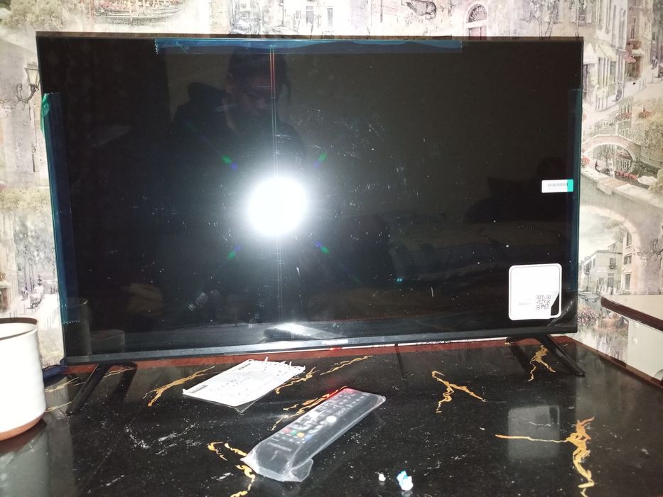 Продам срочно новый смарт телевизор 32 диагональ