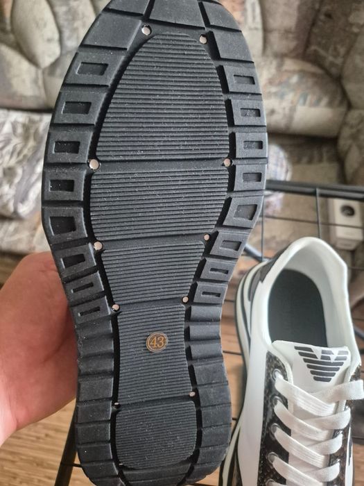 Продам кроссовки мужские