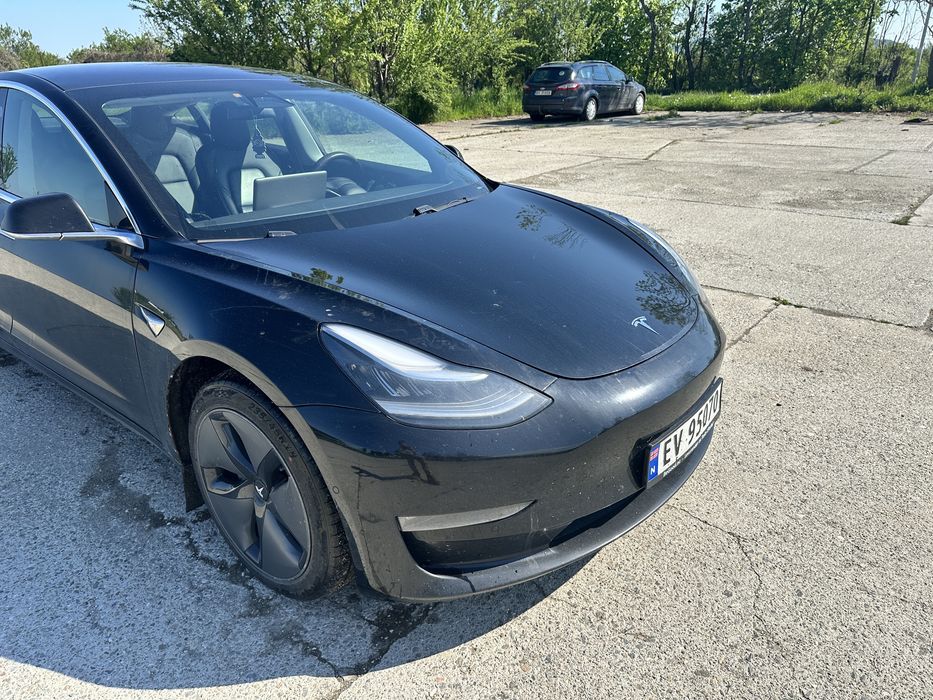 Tesla model 3 long range