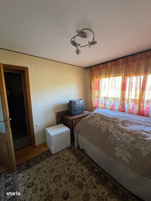Casa 3 dormitoare, 90 mp, teren 10 ari, zona Firiza