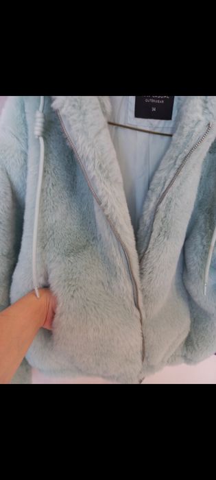 Haina din blana  "verde-mentă",pentru damă.