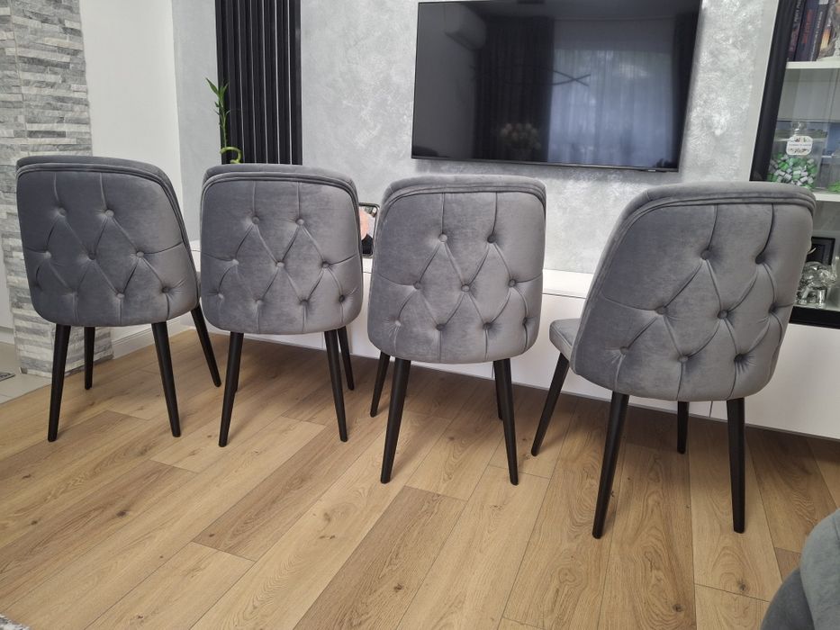 Vând fotoliu chesterfield si 4 scaune