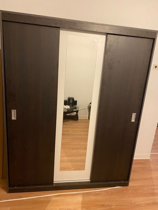 Montez uși , mobila de bucatarie , parchet