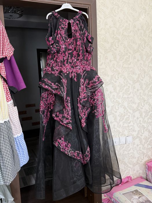 Роскошное вечернее платье с эксклюзивным дизайном