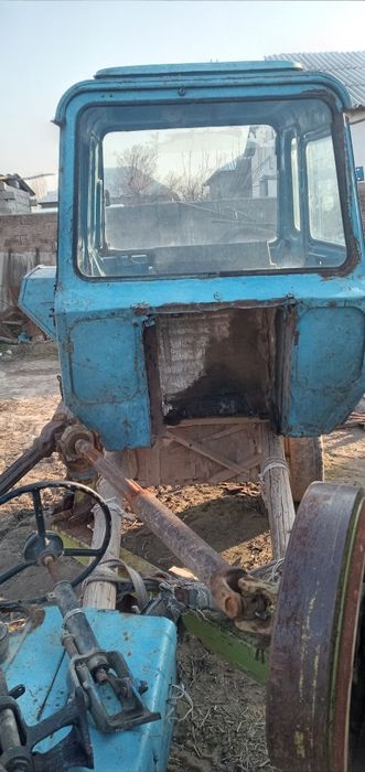 Traktor kabina kapot sotiladi