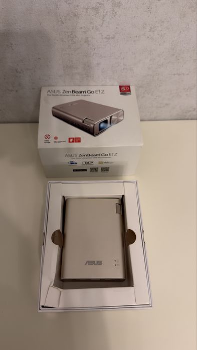 Джобен LED проектор ASUS ZenBeam Go E1Z Gold