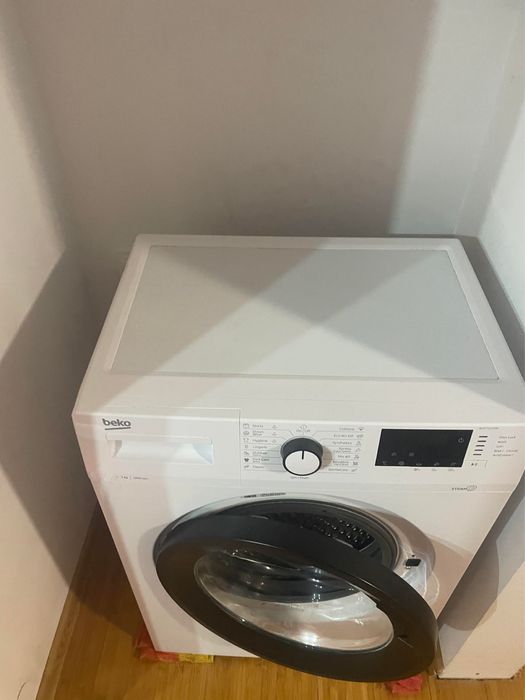 Vând apartament cu 2 camere , semidecomandat si mobilat