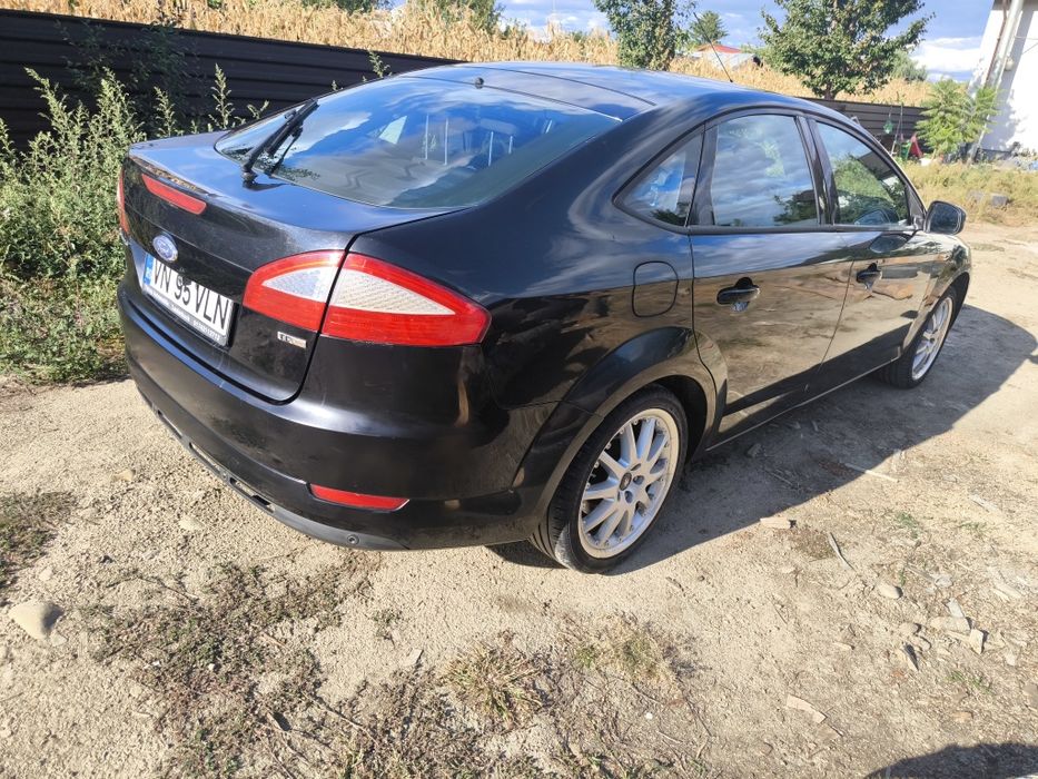 Vând Ford Mondeo sau schimb cu ceva mai mic de oraș (benzina)– Mașină personală de familie (2.0 DieselPrimul proprietar în RO)