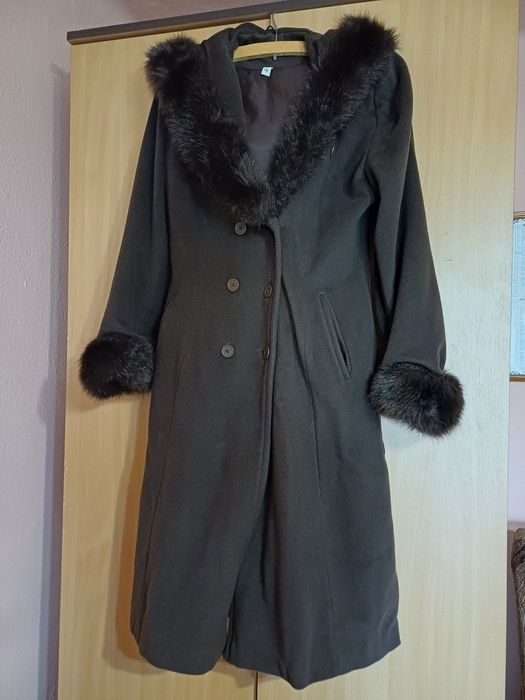 Vand palton lung, cu gluga, XL, în stare perfecta, fabricat în Romania