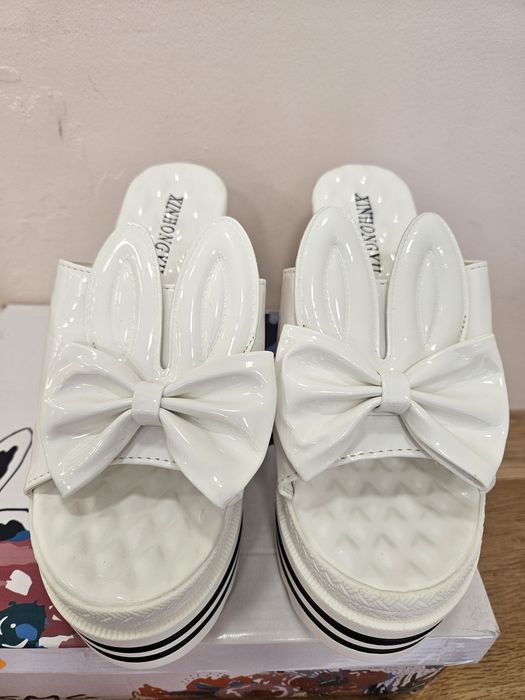 Papuci de vară cu platformă