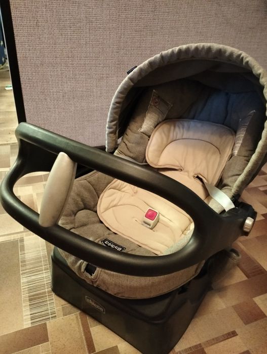 Продам автолюлька Chicco