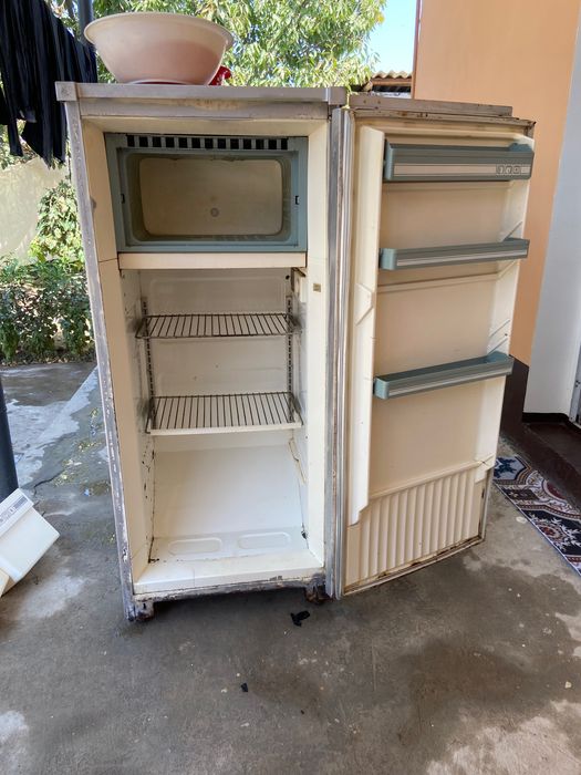 xolodilnik b/u sotiladi