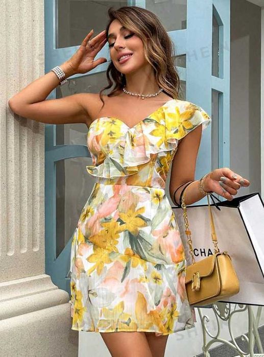 Продавам рокли С размер. Всяка по 25 лв.