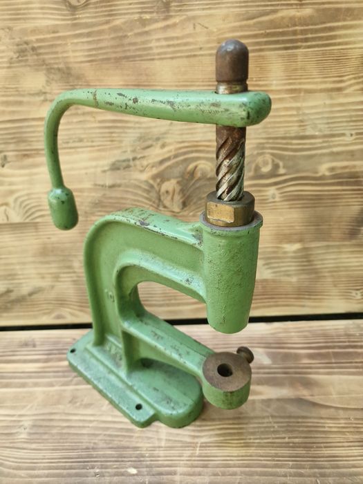 Presa capse, riveti, nituri